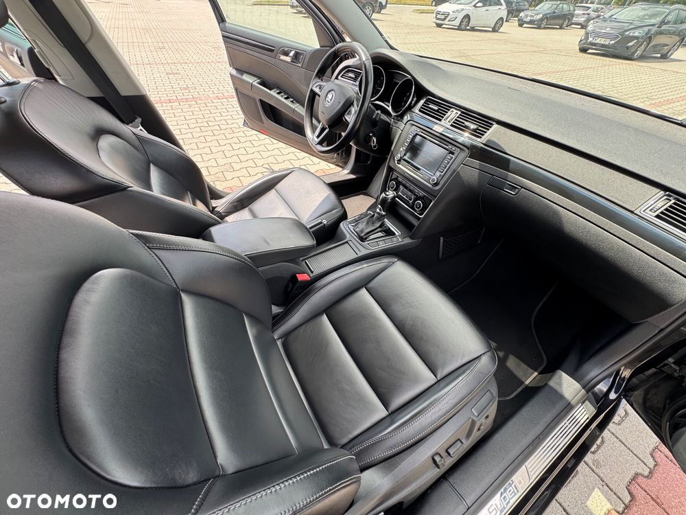 Skoda Superb 2.0 TDI Elegance DSG - 20