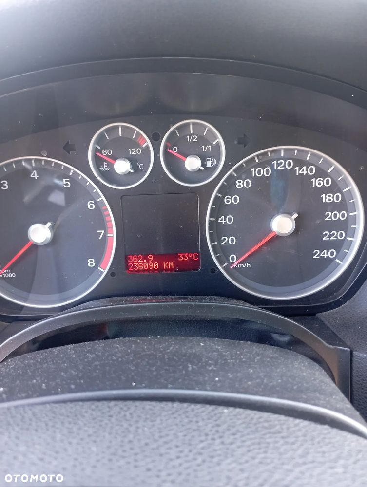 Ford Focus 1.6 16V Ambiente - 5