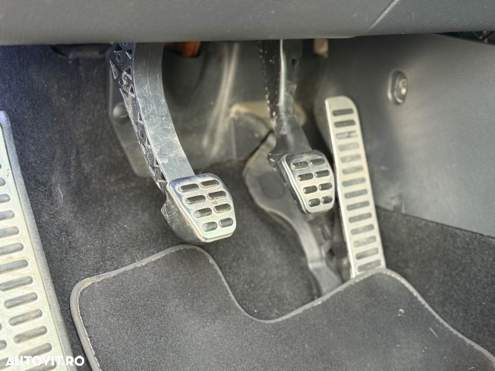Volkswagen Tiguan 2.0 TDI DPF BlueMotion Technology Sport & Style - 15
