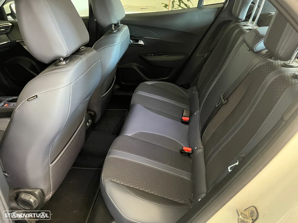 Peugeot 2008 1.2 PureTech Allure - 20