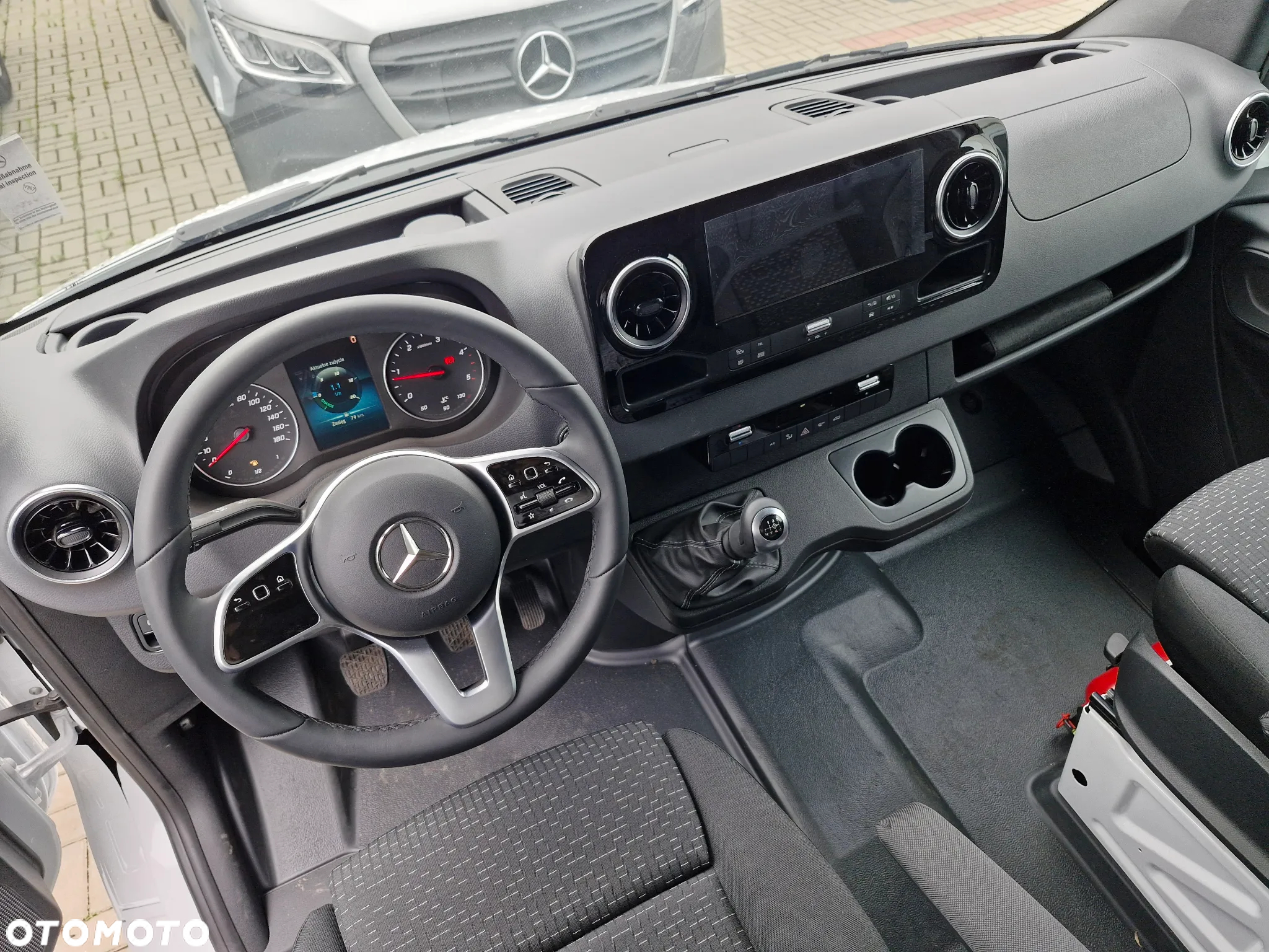 Mercedes-Benz Sprinter - 9