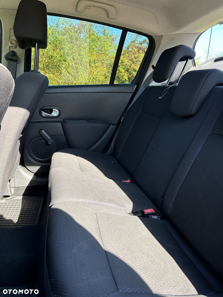 Renault Clio 1.6 16V Expression - 16