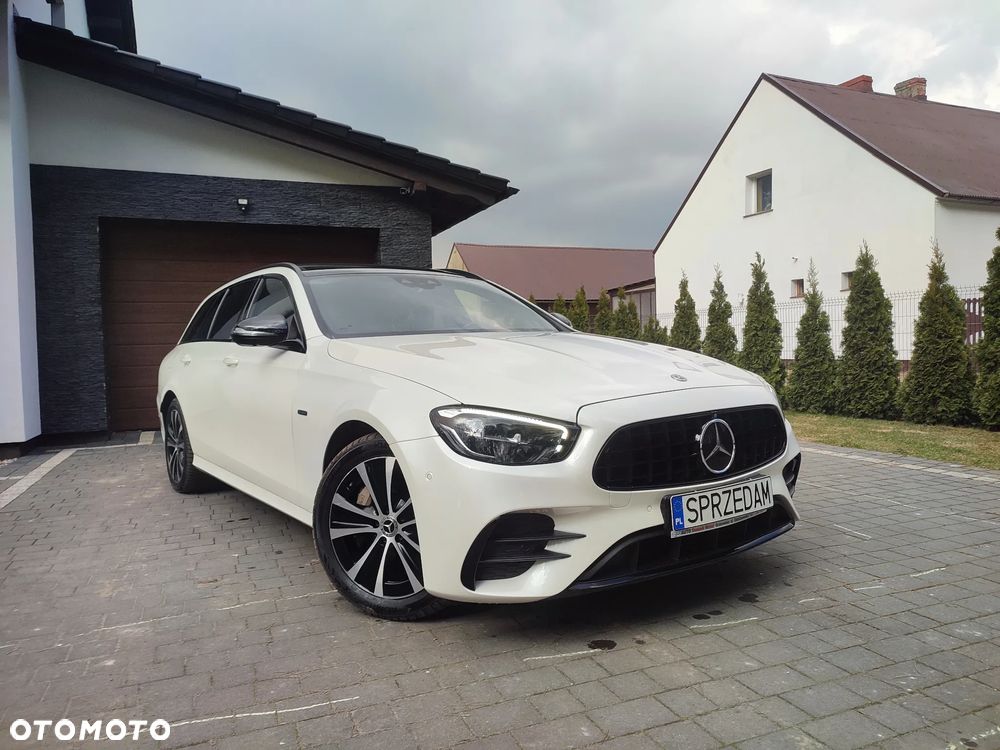 Mercedes-Benz Klasa E 300 de 9G-TRONIC Night Edition - 16