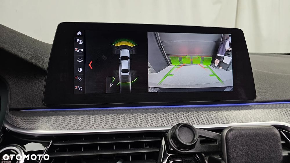 BMW Seria 5 530i xDrive M Sport Edition - 16