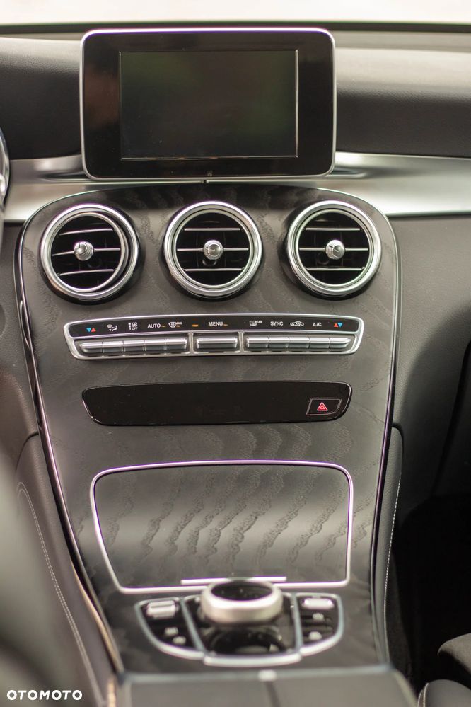 Mercedes-Benz GLC - 24