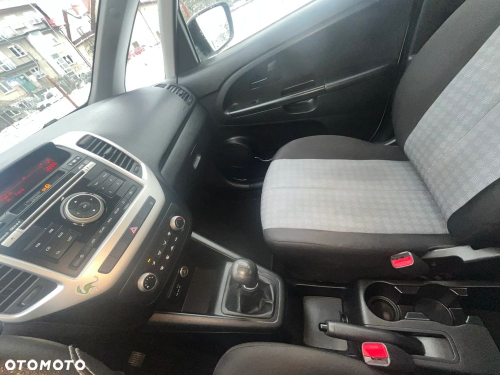 Kia Venga 1.4 Business Line - 17