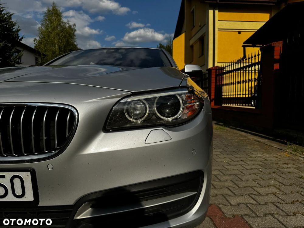 BMW Seria 5 525d xDrive Touring Luxury Line - 11