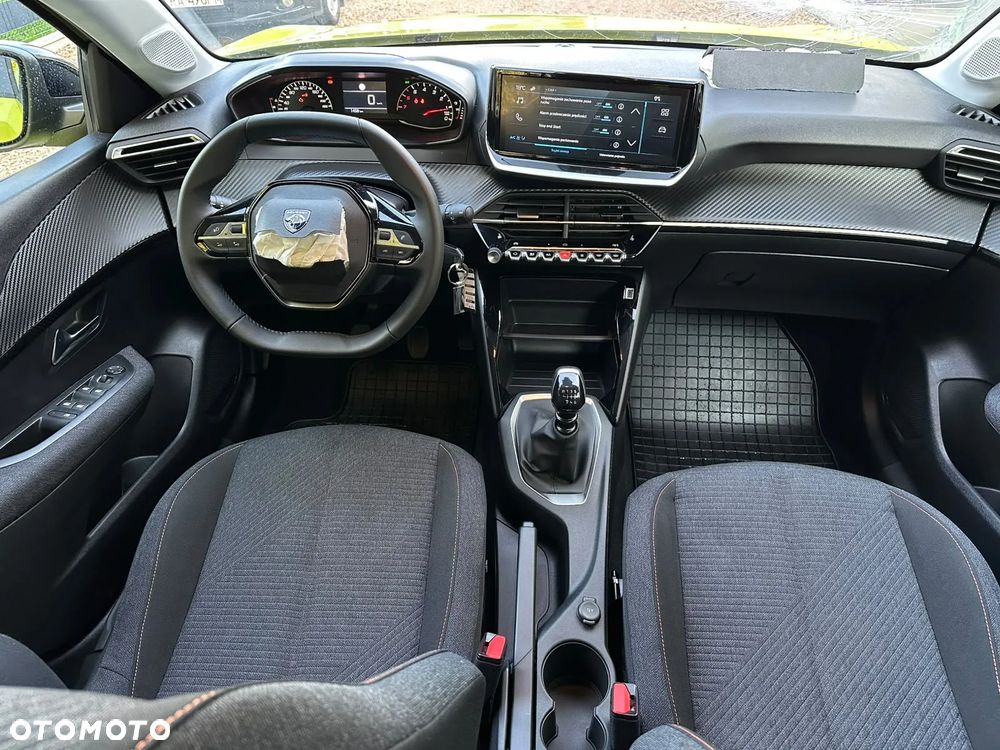 Peugeot 208 - 5