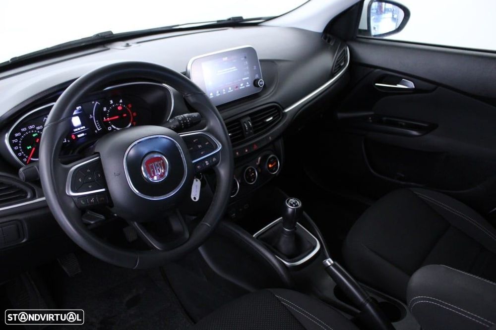 Fiat Tipo Station Wagon 1.3 M-Jet Lounge - 31
