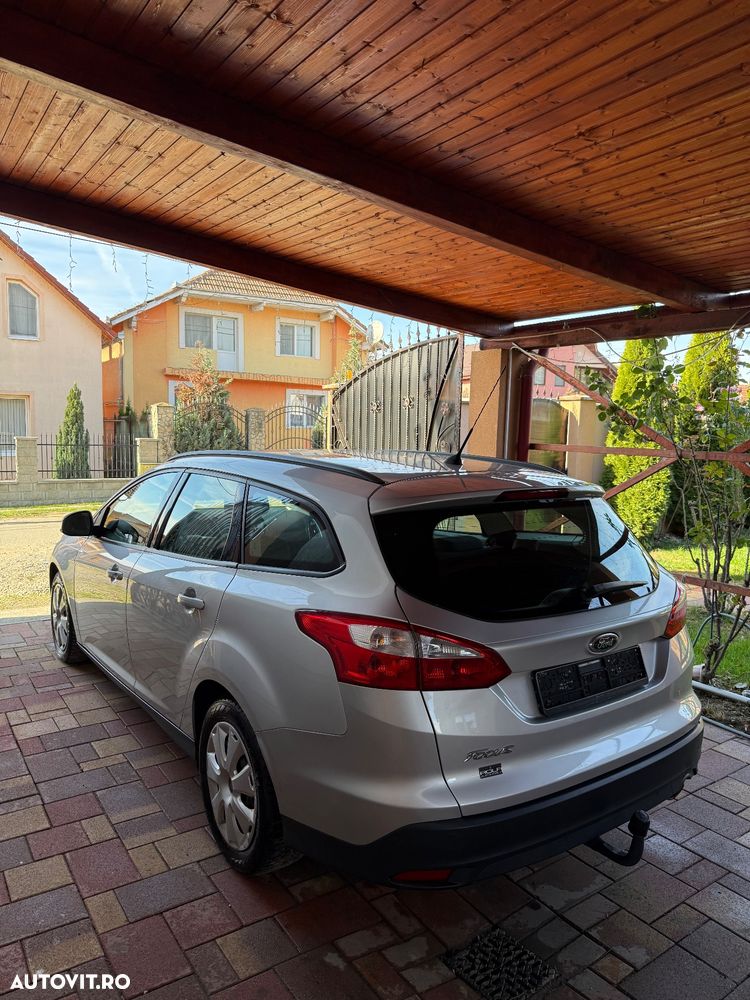 Ford Focus 2.0 TDCi DPF Powershift Titanium - 9