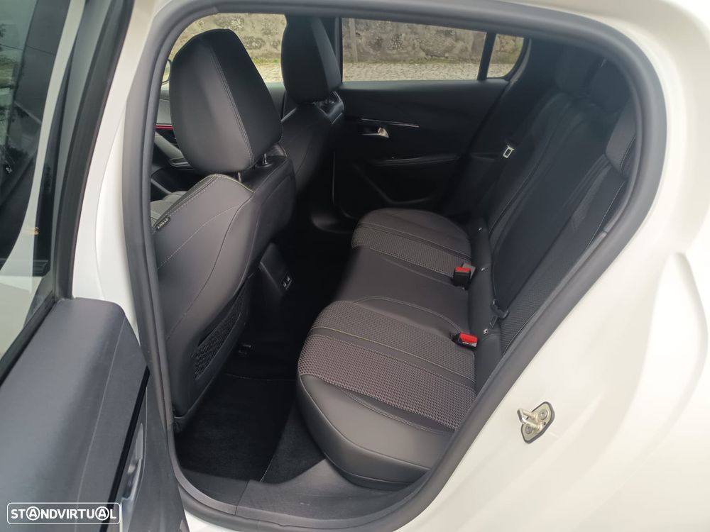 Peugeot e-208 50 kWh GT Line - 14