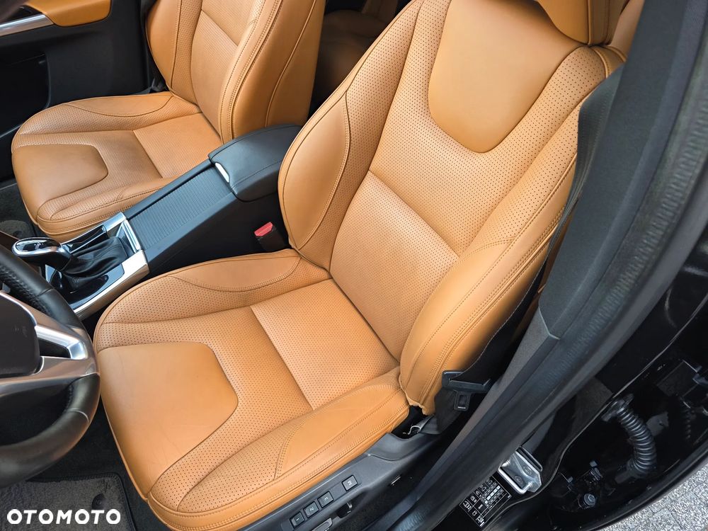 Volvo XC 60 D4 Geartronic Summum - 18