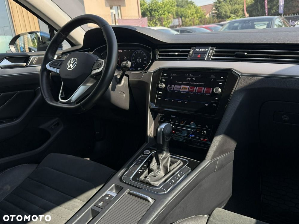 Volkswagen Passat 2.0 TDI Elegance DSG - 13