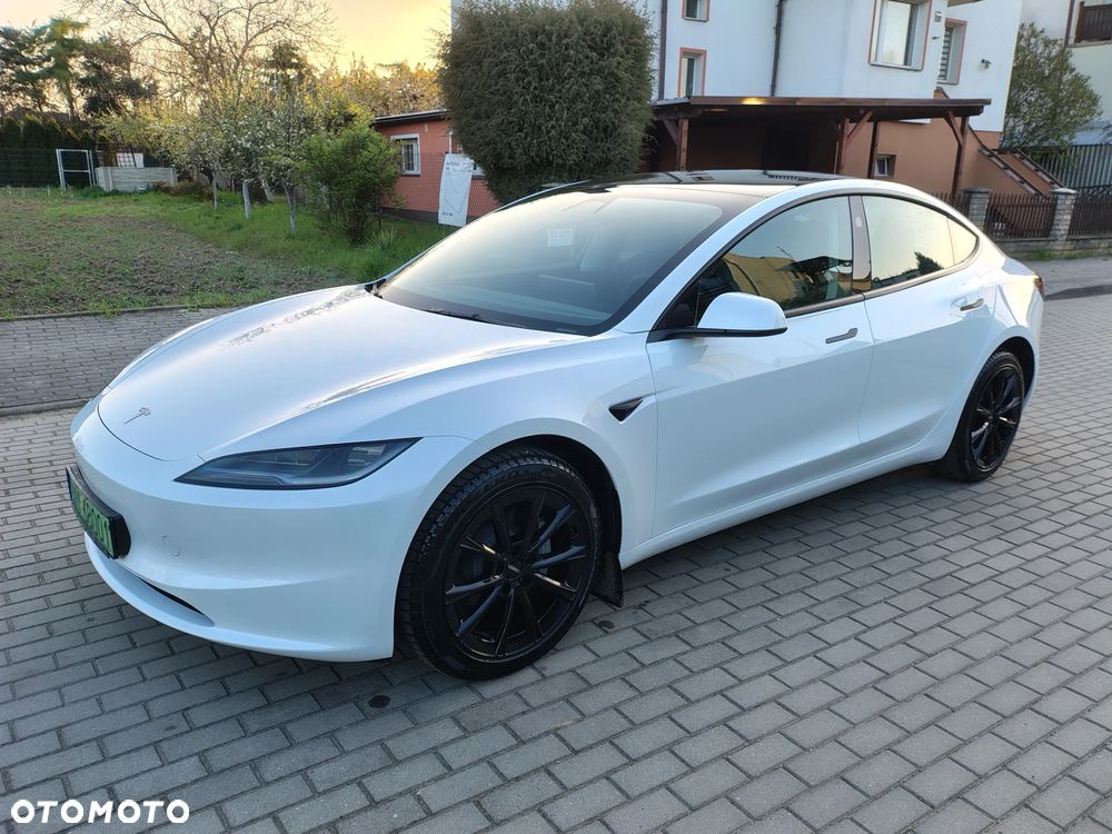 Tesla Model 3 - 3