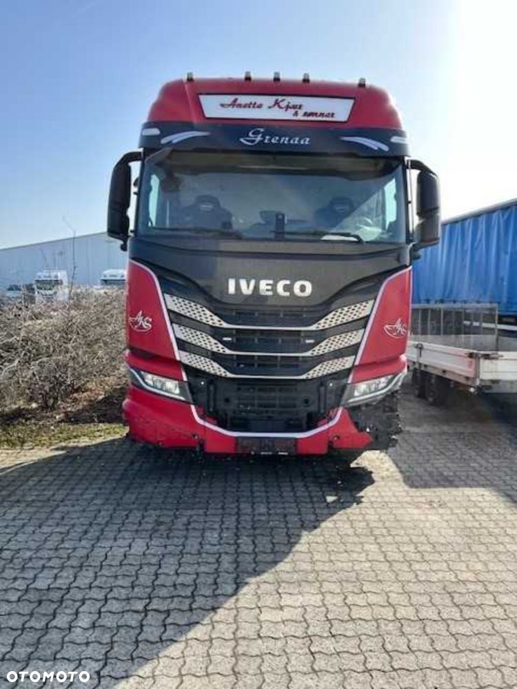 Iveco 26.570  6x2 - 1