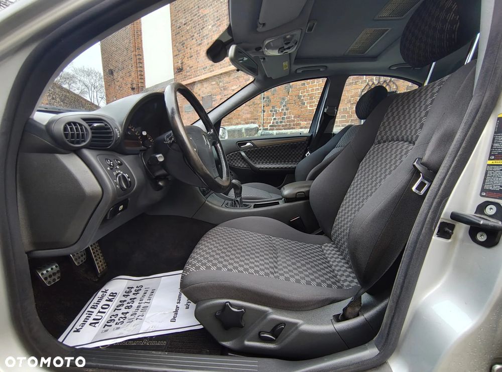 Mercedes-Benz Klasa C 200 Kompressor Avantgarde Sport Edition - 16