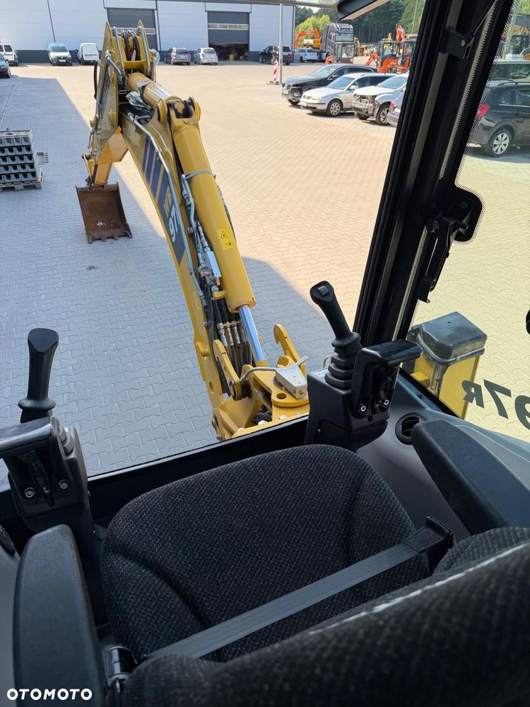 Komatsu WB97R - 12