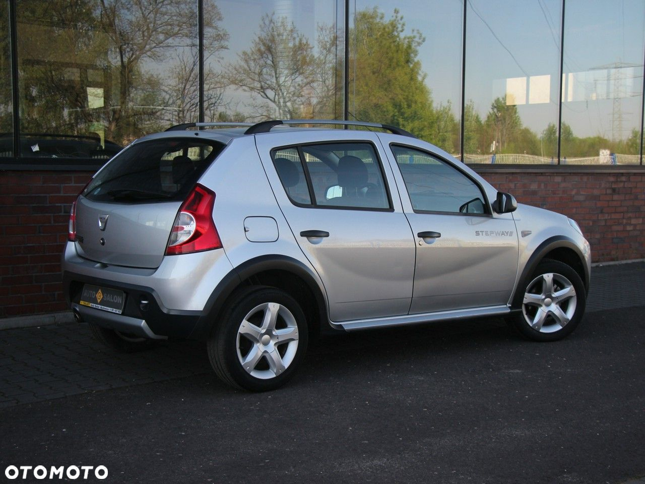 Dacia Sandero Stepway 1.6 - 32