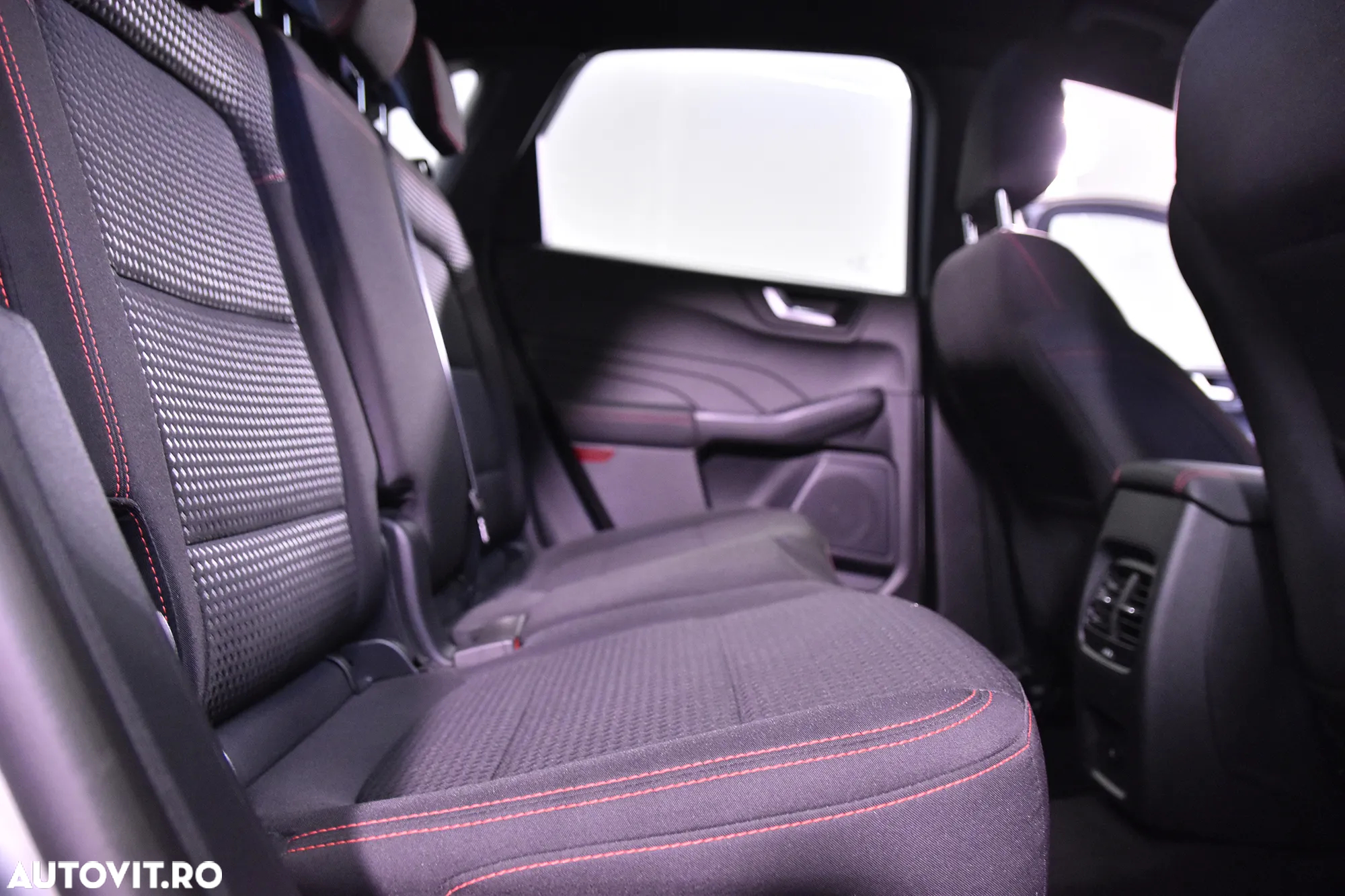 Ford Kuga - 12