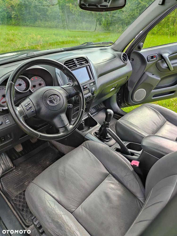 Toyota RAV4 2.0 D-4D 4x4 - 14