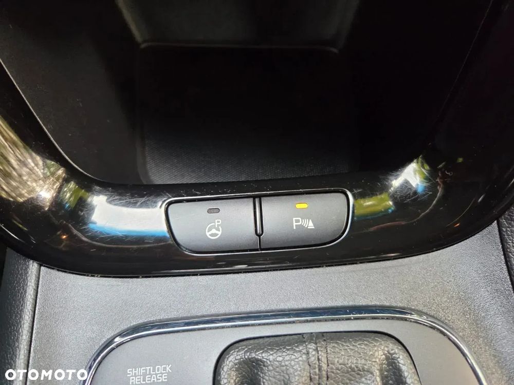 Kia Ceed 1.6 GDI SW DCT Platinum Edition - 28