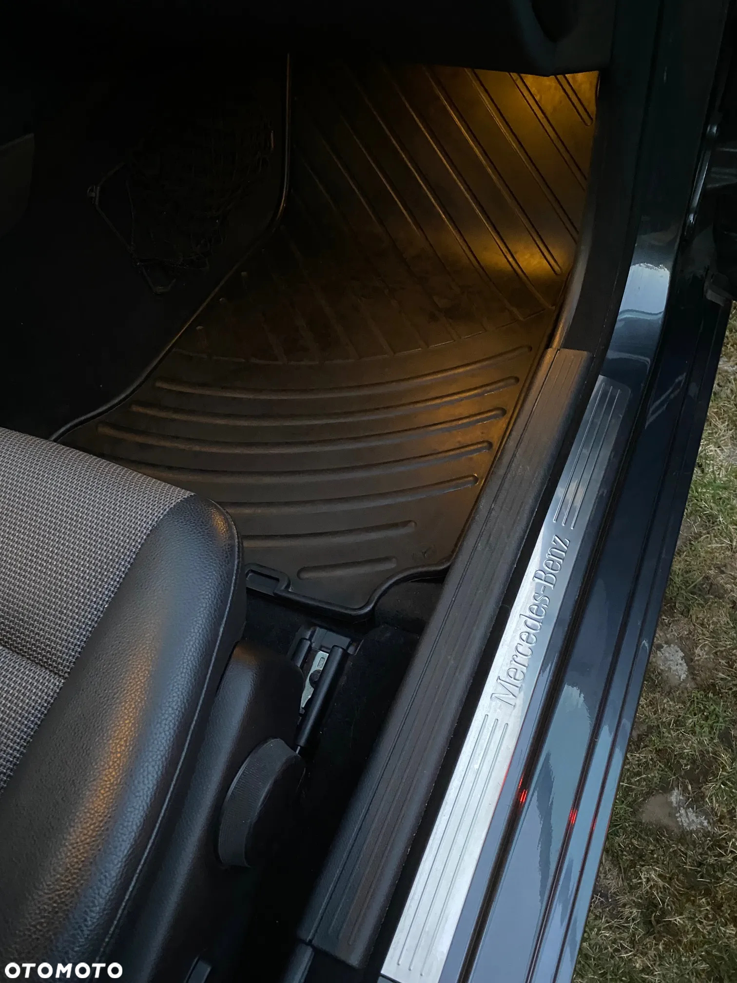 Mercedes-Benz Klasa C 220 T CDI DPF Automatik BlueEFFICIENCY Avantgarde - 22
