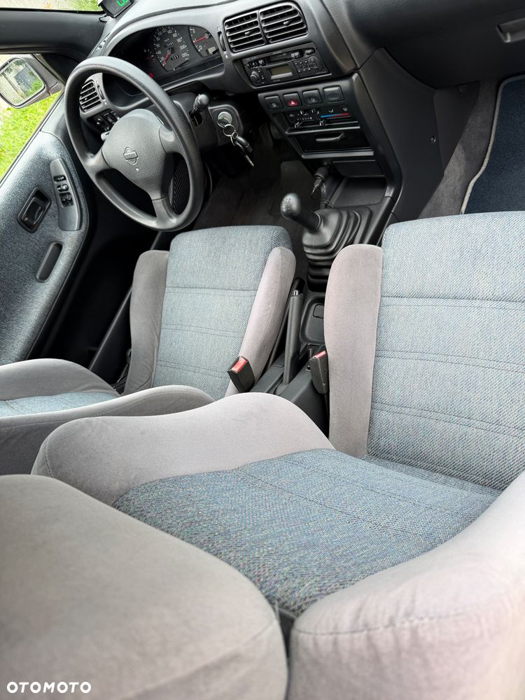 Nissan Sunny - 8