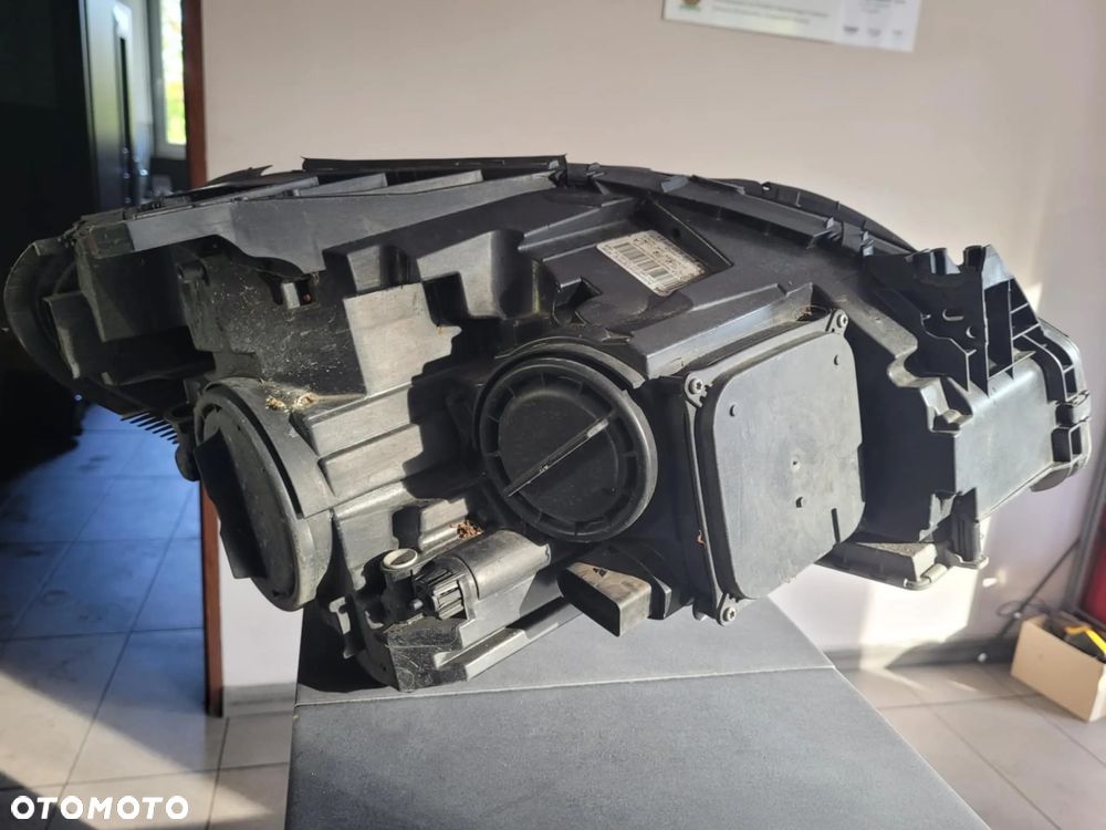 Lampa lewa przednia Mercedes w246 - 6