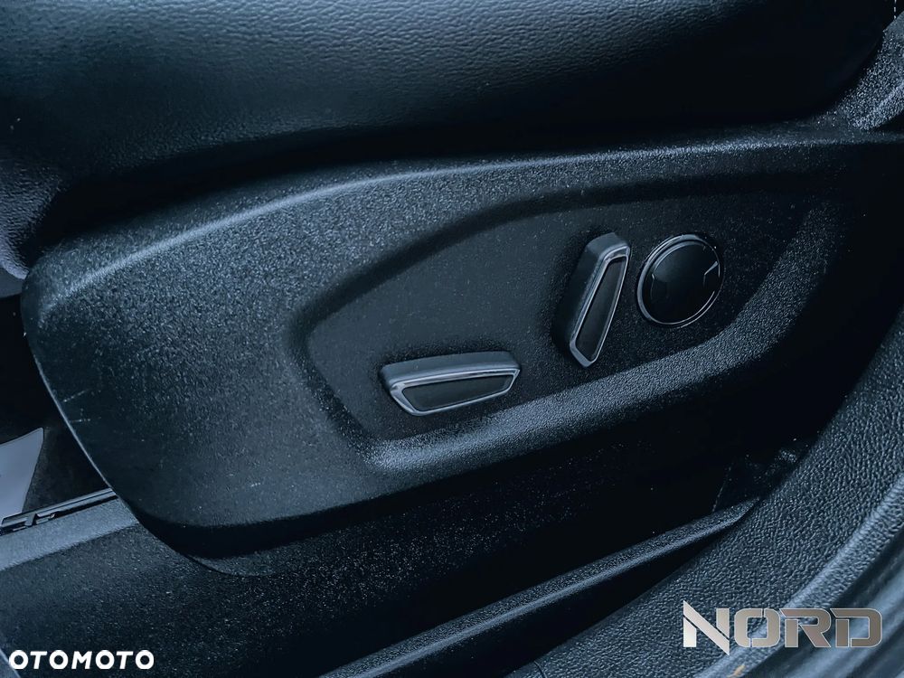 Ford S-Max 2.0 TDCi 4WD Titanium PowerShift - 19