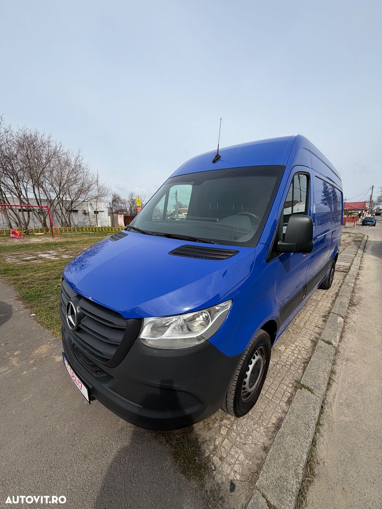 Mercedes-Benz Sprinter - 2