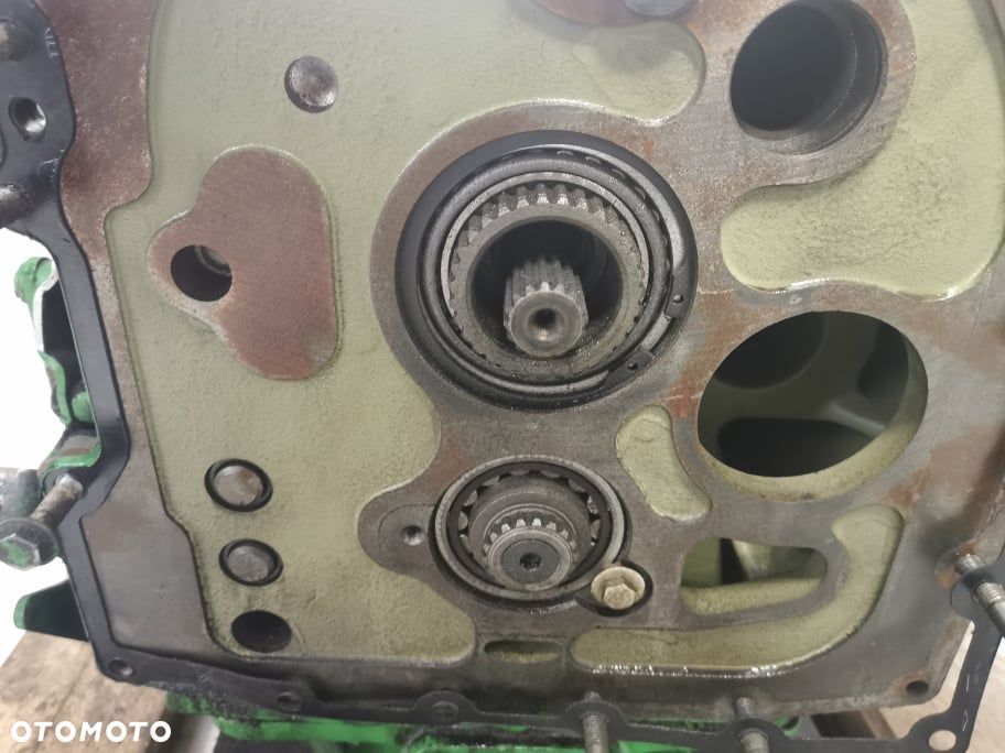 Przekładnia manualna John Deere 6330 {L166551 L166551 L166553 L1665534} - 3