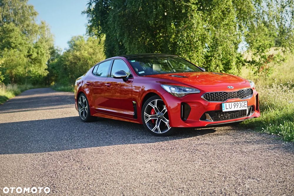 Kia Stinger - 12