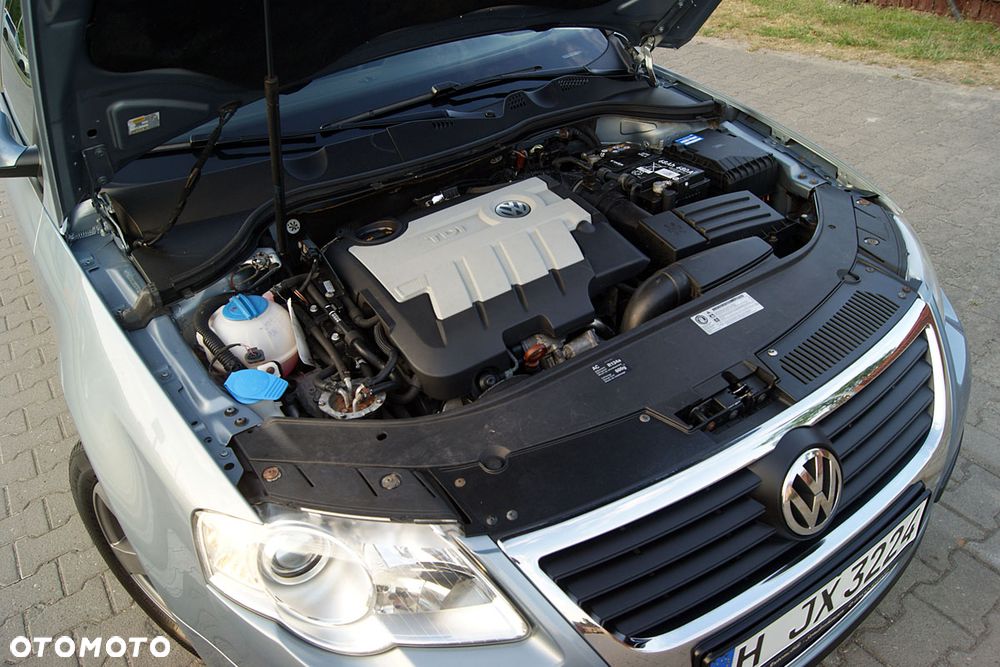 Volkswagen Passat 2.0 TDI DPF BlueMotion Technology Comfortline - 34