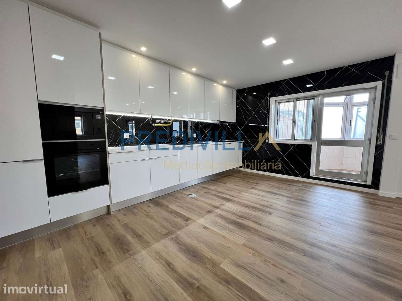 Apartamento T4+1 Venda em Póvoa de Varzim, Beiriz e Argivai,Póvoa de V - Grande imagem: 2/32