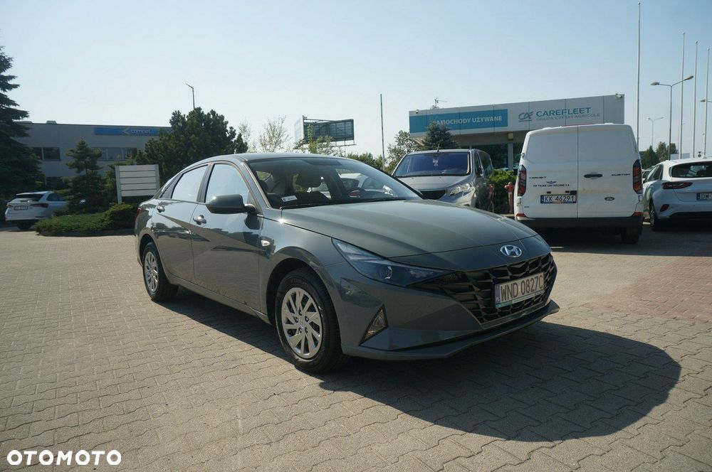 Hyundai Elantra - 4