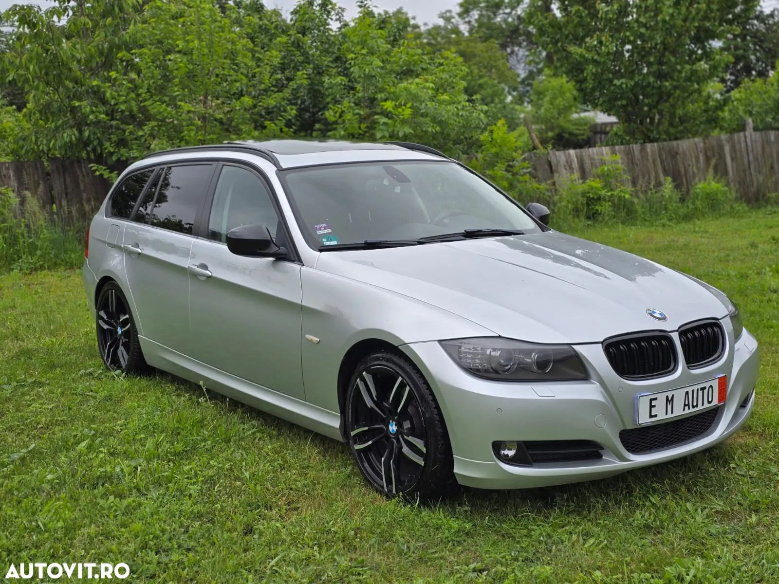 BMW Seria 3 320d DPF Touring Aut. - 1