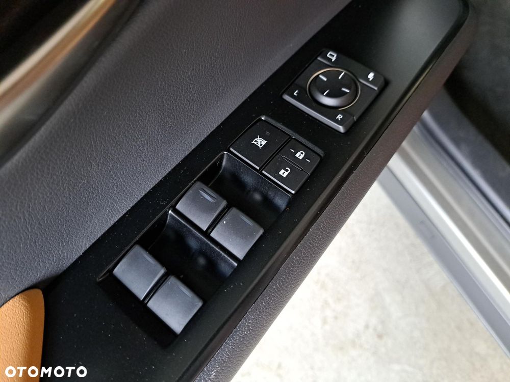 Lexus UX 250h GPF Business 2WD - 36