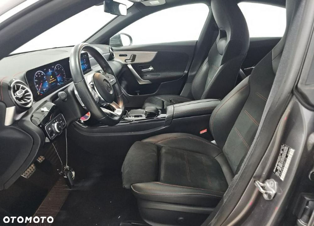 Mercedes-Benz CLA 250 4-Matic AMG Line 7G-DCT - 7