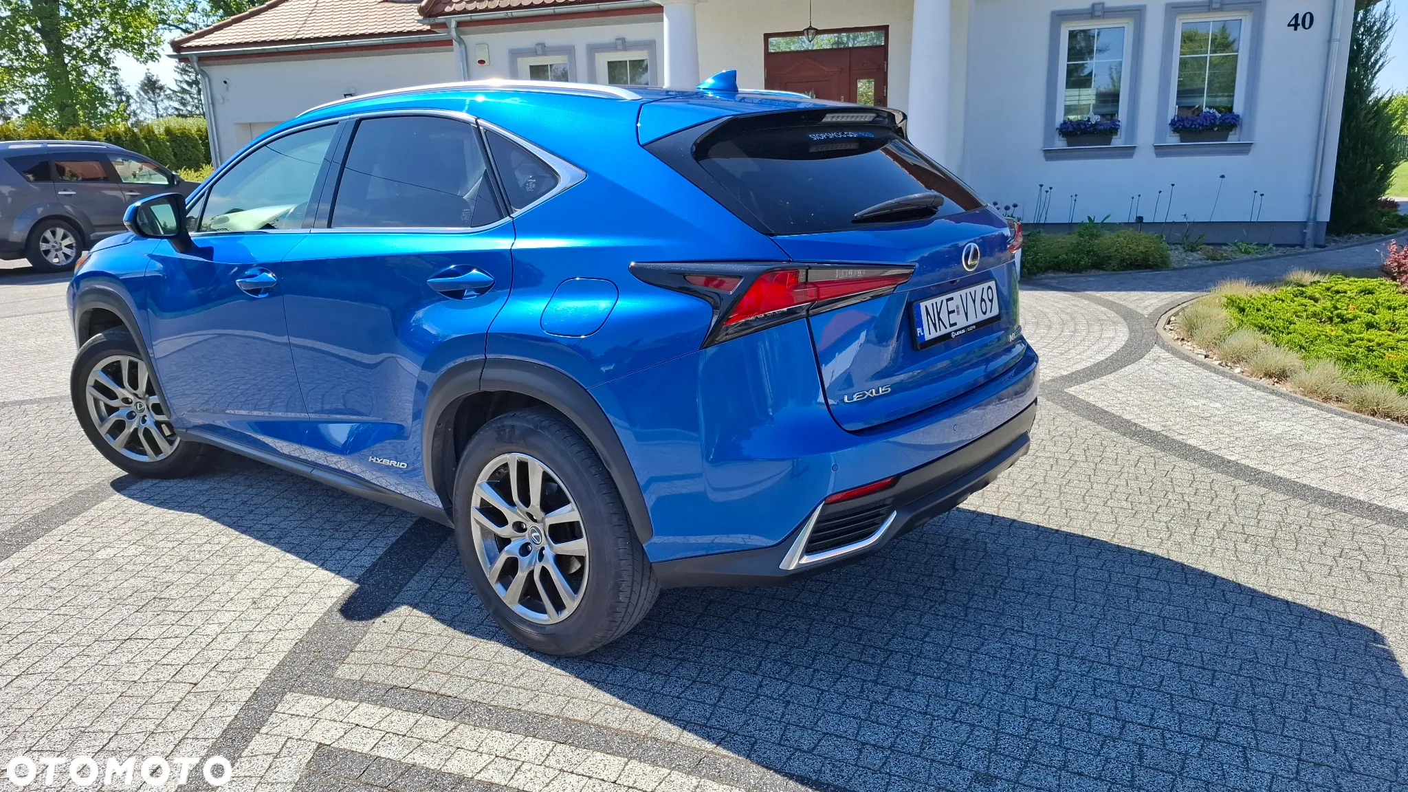Lexus NX 300h Comfort AWD - 4