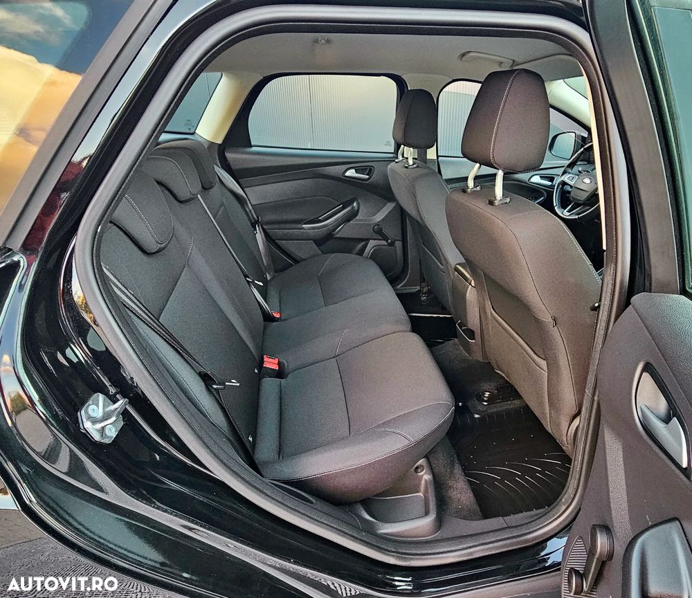 Ford Focus - 12