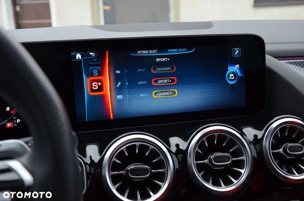 Mercedes-Benz GLA AMG 35 4-Matic - 30