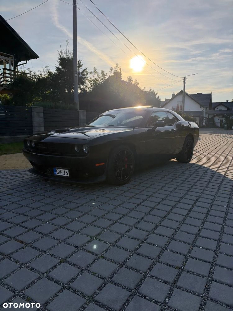 Dodge Challenger - 8