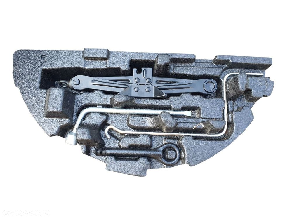 TOYOTA PRIUS plus prius+ zestaw lewarek  klucz ucho 12-18 - 1