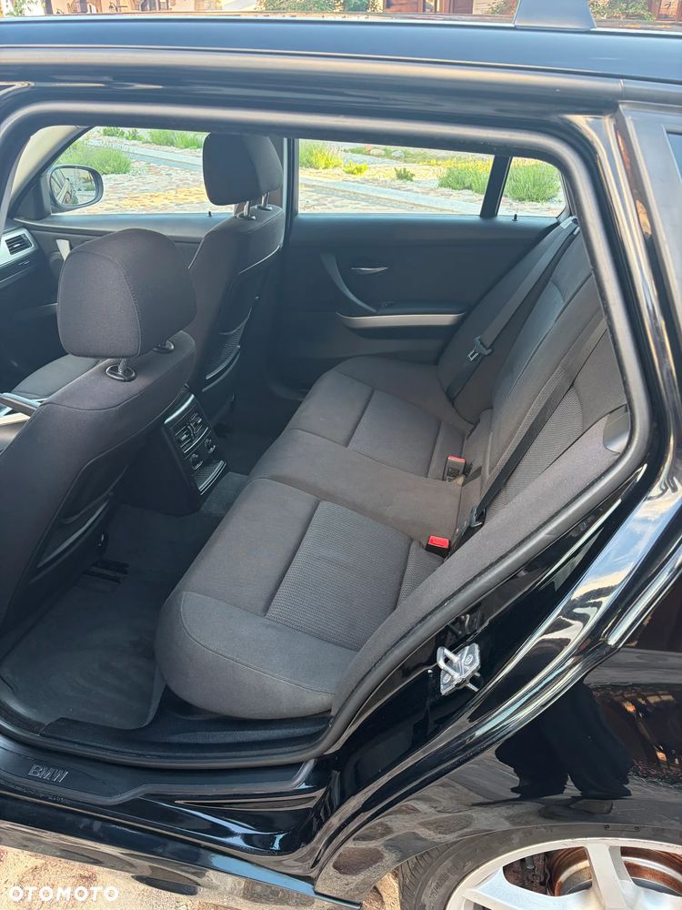 BMW Seria 3 318i - 15