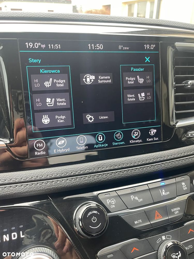 Chrysler Pacifica - 40