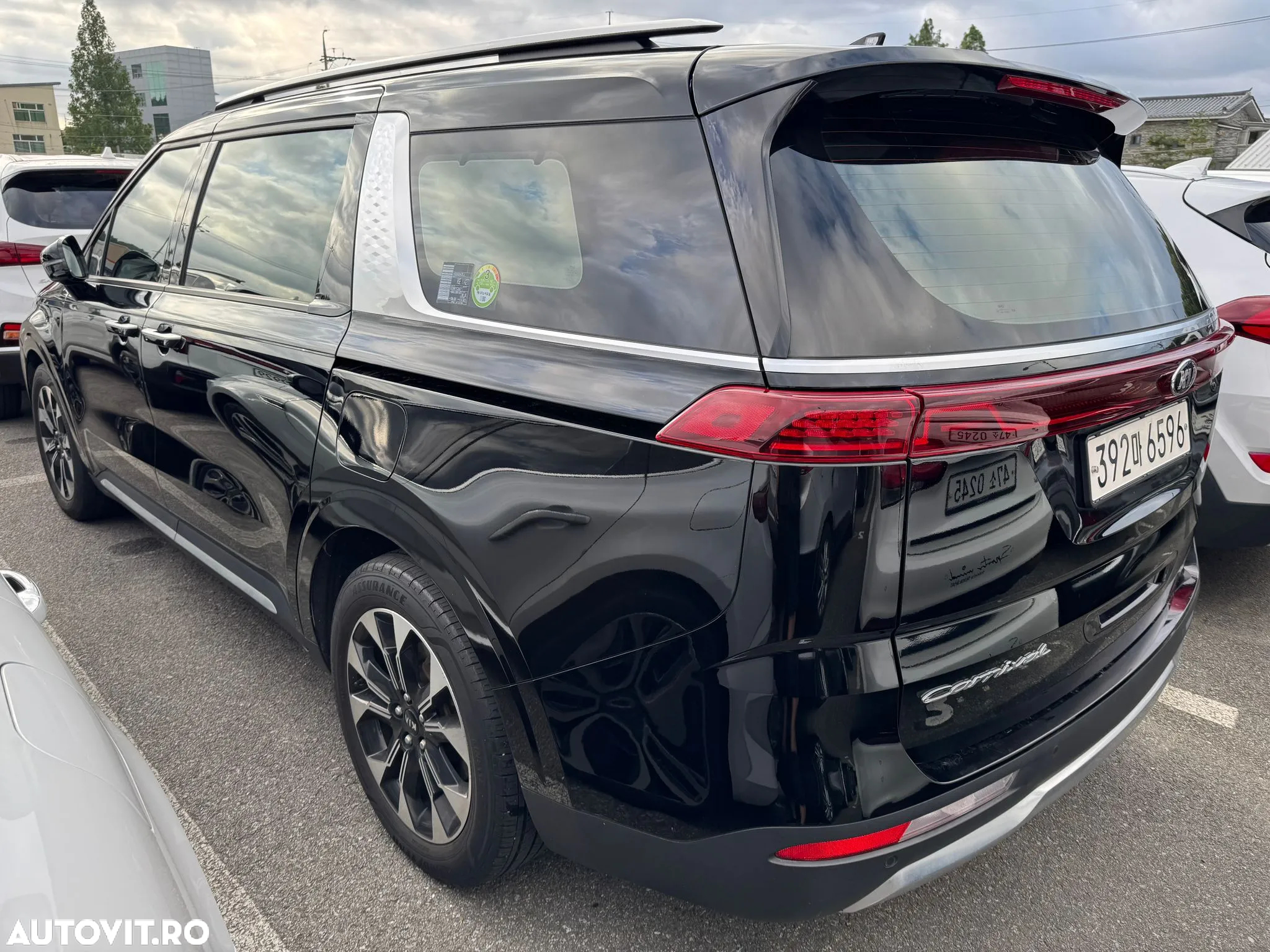 Kia Carnival - 3
