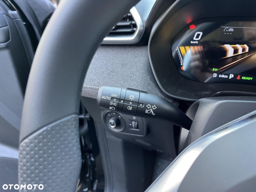 MG ZS Hybrid+ - 12