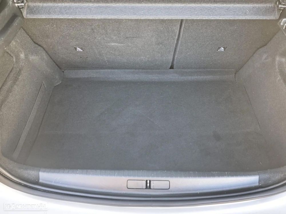 Peugeot 208 1.2 PureTech Allure Pack EAT8 - 11