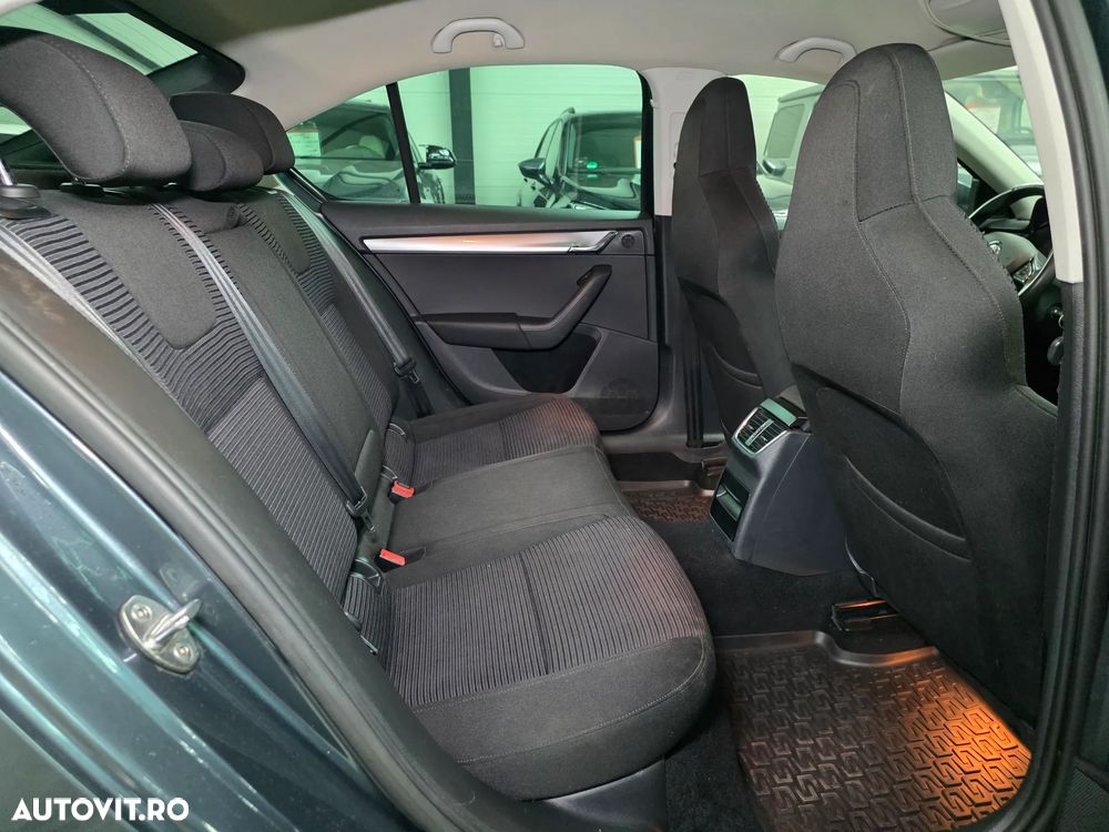 Skoda Octavia 2.0 TDI DSG Ambition - 19