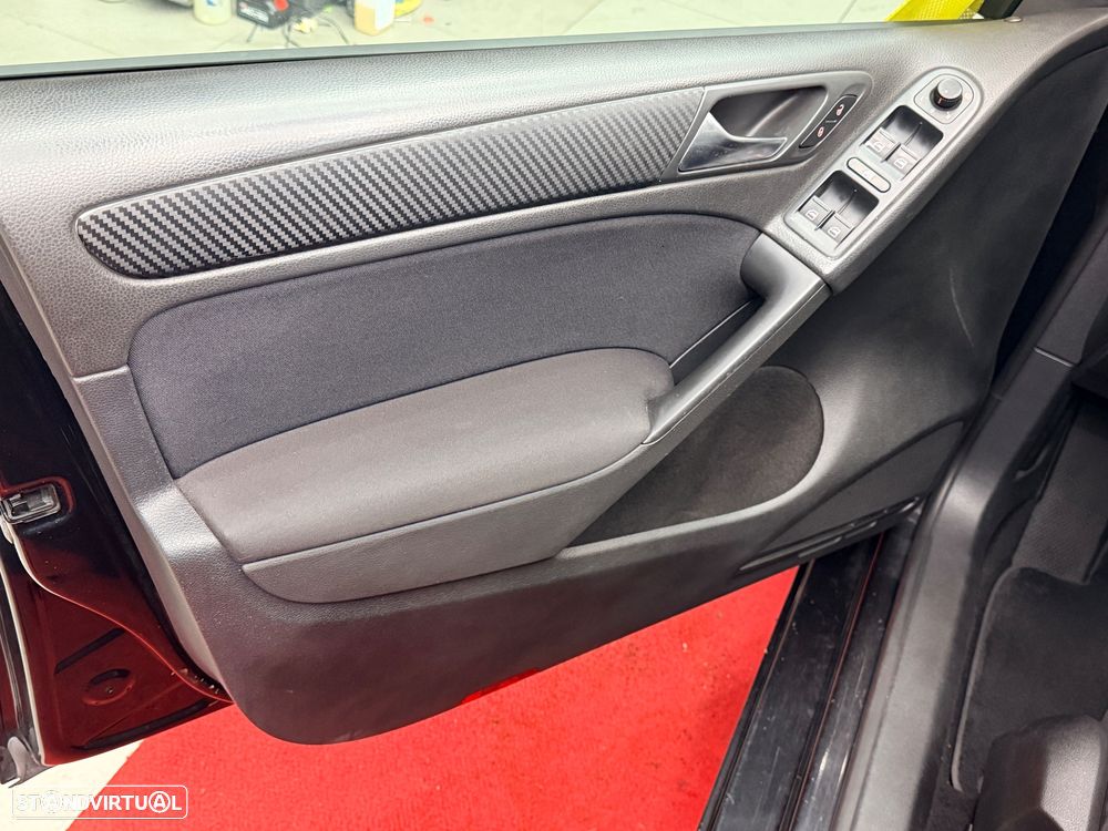 VW Golf 2.0 TDi Confortline - 19